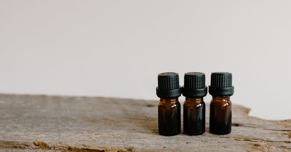 découvrez les bienfaits des huiles ayurvédiques : des élixirs naturels pour nourrir, apaiser et revitaliser votre corps et votre esprit. explorez une gamme d'huiles 100% naturelles, adaptées à vos besoins spécifiques, et plongez dans l'univers de la médecine traditionnelle indienne.
