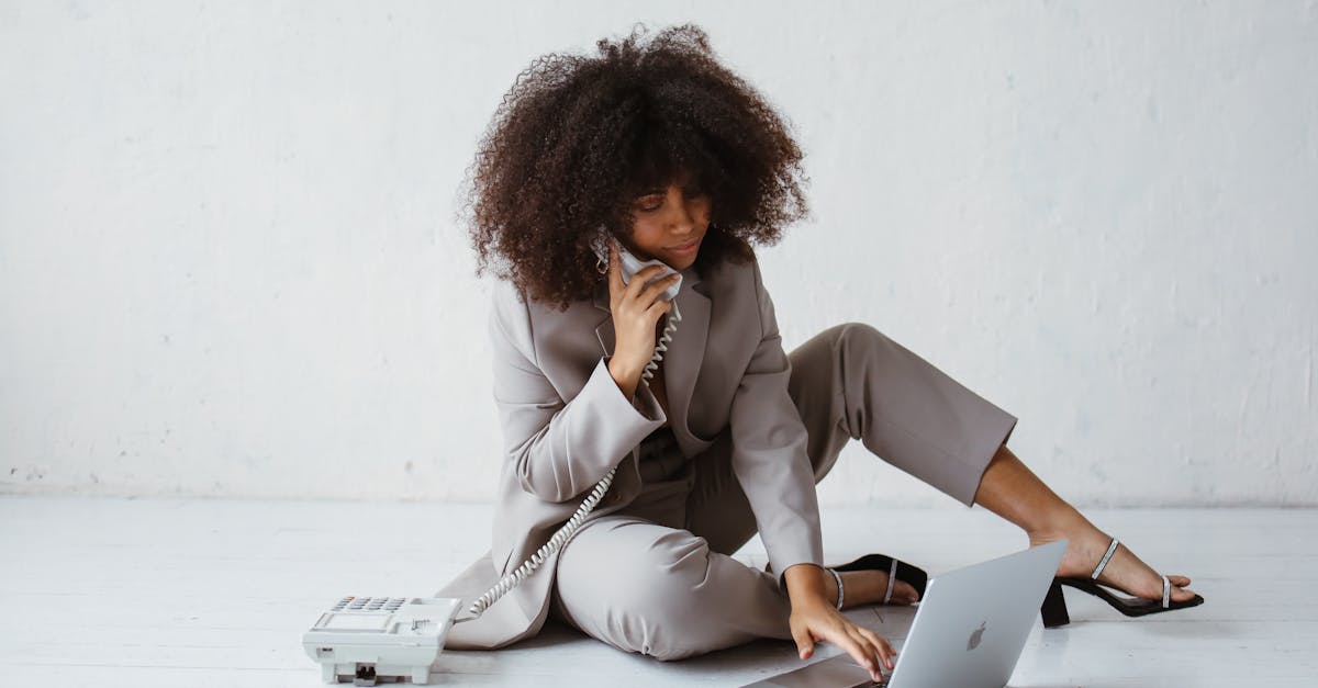 découvrez notre appareil capillaire innovant qui transforme vos cheveux en quelques minutes. des résultats professionnels à domicile, que ce soit pour lisser, boucler ou volumiser. parfait pour tous les types de cheveux!