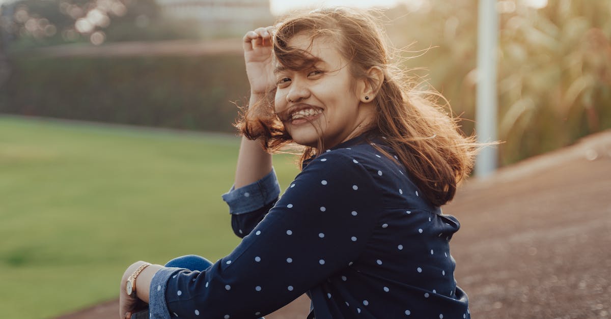 découvrez des conseils et des astuces pour favoriser la croissance des cheveux. apprenez comment des traitements naturels et des routines capillaires adaptées peuvent stimuler la vitalité de vos cheveux et améliorer leur santé.