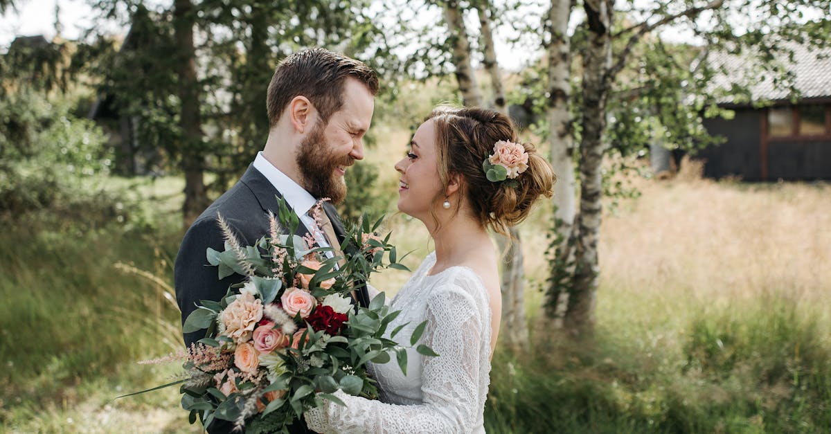 découvrez notre collection de postiches et prothèses capillaires, conçus pour sublimer votre coiffure tout en offrant un confort optimal. que vous souhaitiez ajouter du volume, de la longueur ou camoufler une perte de cheveux, nos hairpieces s'adaptent à tous les styles et besoins. transformez votre look facilement avec nos accessoires capillaires de qualité.