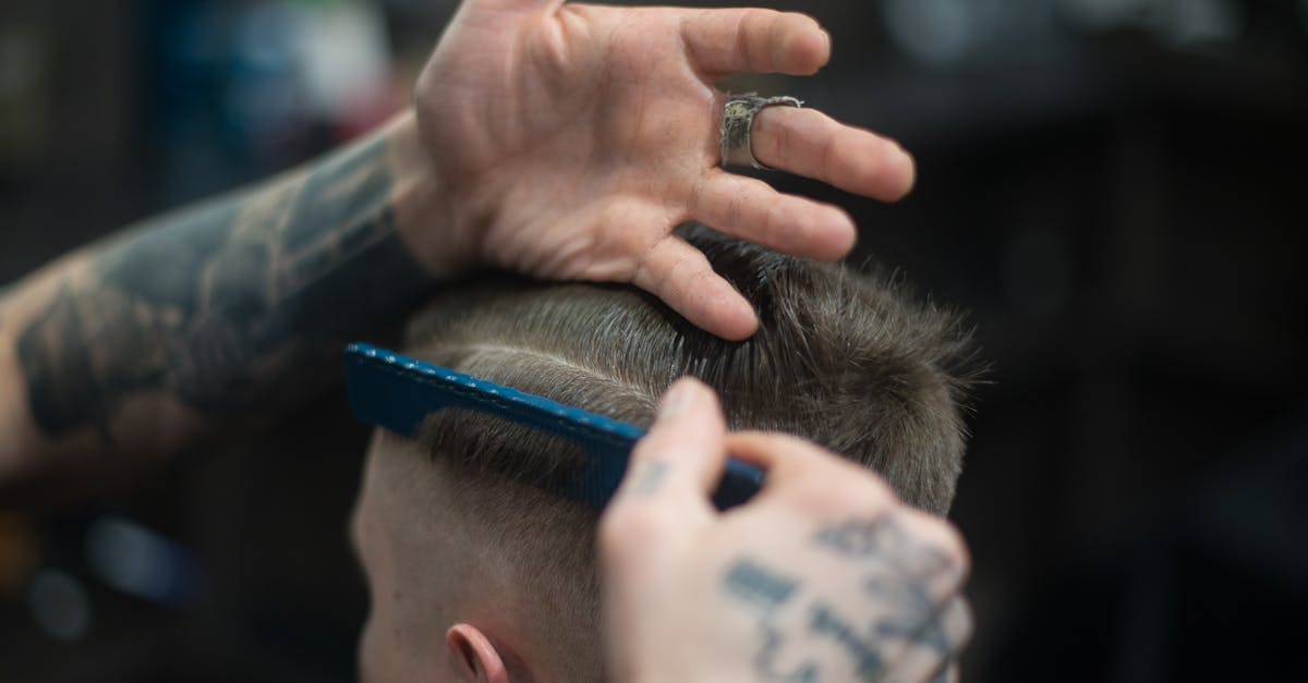 découvrez le peigne laser, une solution innovante pour la lutte contre la perte de cheveux. stimulez la croissance capillaire en toute simplicité avec un traitement à la maison, combinant efficacité et confort. adoptez le peigne laser et retrouvez des cheveux plus denses et en meilleure santé.
