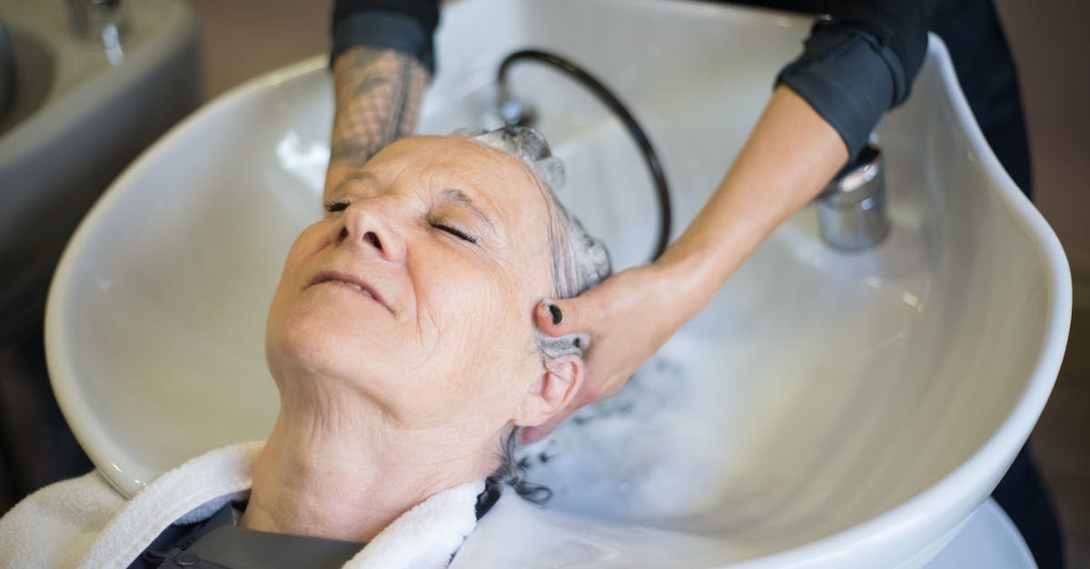 découvrez le masseur de cuir chevelu, un outil innovant pour stimuler la circulation sanguine, détendre les tensions et améliorer la santé de vos cheveux. parfait pour un moment de relaxation, ce dispositif offre un massage agréable et revitalise votre cuir chevelu. offrez à vos cheveux le soin qu'ils méritent!